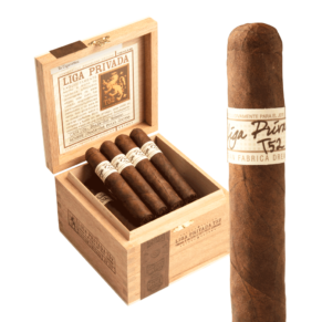 Liga Privada T52 Petit Corona 4.25x46 EMS hộp 24