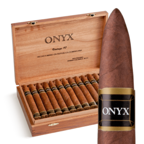 Onyx Vintage '97 Spanish Colonial Torpedo 6x50 Maduro hộp gỗ tuyết tùng 25