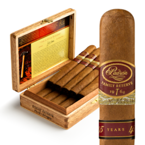 Padron Family Reserve 45 Years 6x52 Natural hộp 10