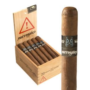 Surrogates by L'Atelier Tramp Stamp 5.25x48 Maduro hộp 20